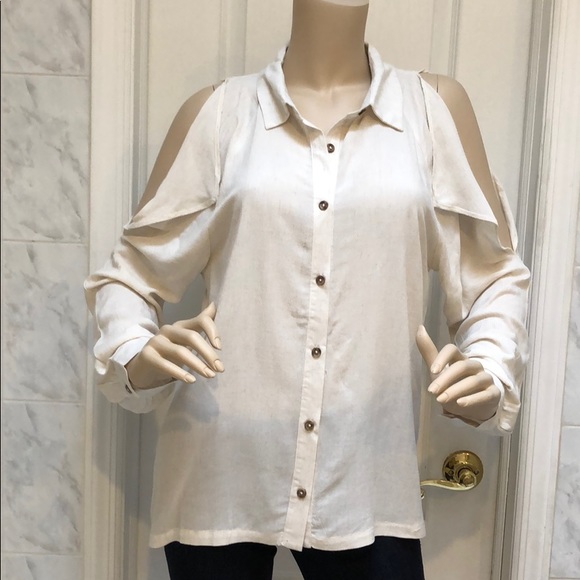 OATMEAL COLD SHOULDER BUTTON TOP - Picture 3 of 7